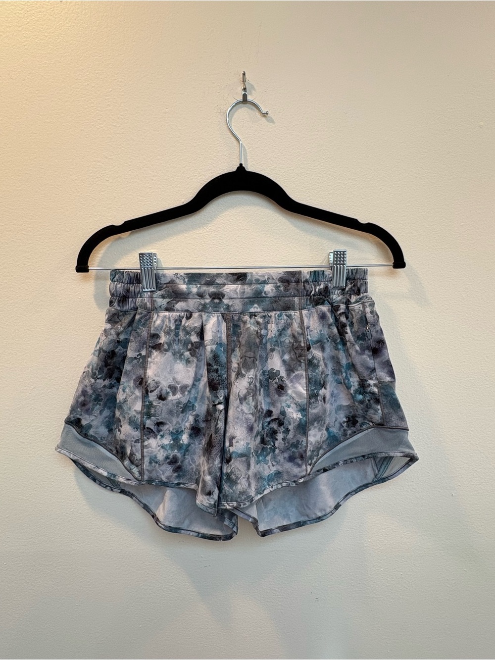 lululemon athletica Gray and Blue Floral Print Athletic Shorts